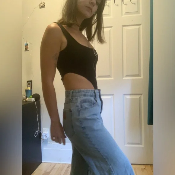 Body - Picture 2 of 5